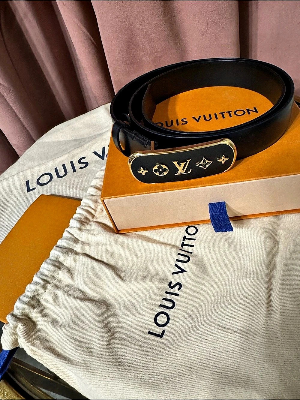 Louis Vuitton LV Initials 40mm belt Black & Gold Waist 90/36
